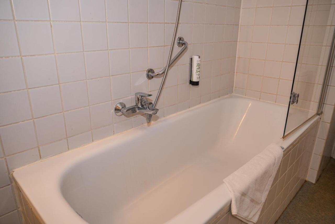 Standard Room,1332211529:JPEG